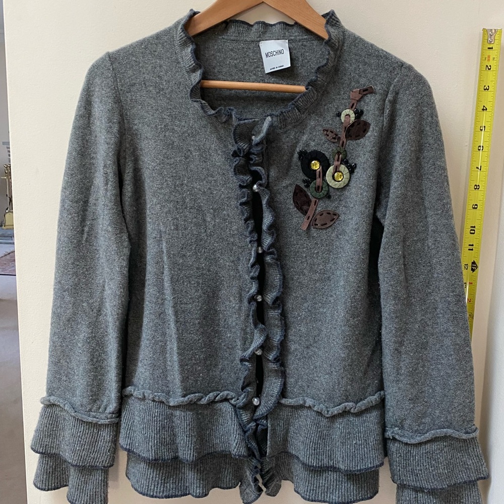 Moschino grey cashmere sweater with appliqué